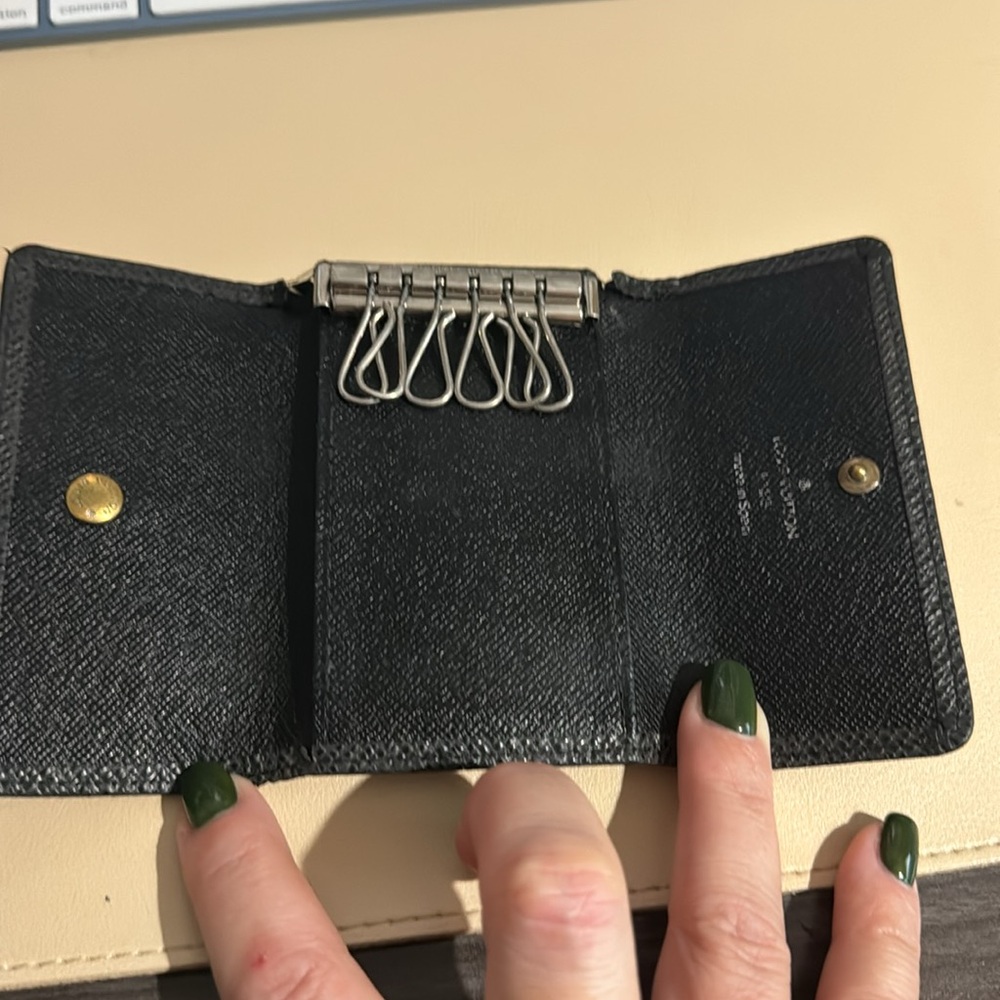 LV key pouch - Picture 3 of 8